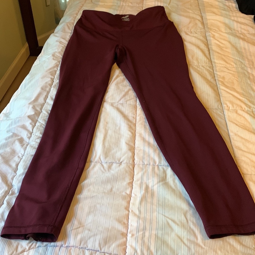 AVIA BRAND SPANDEX LEGGINGS…MEDIUM